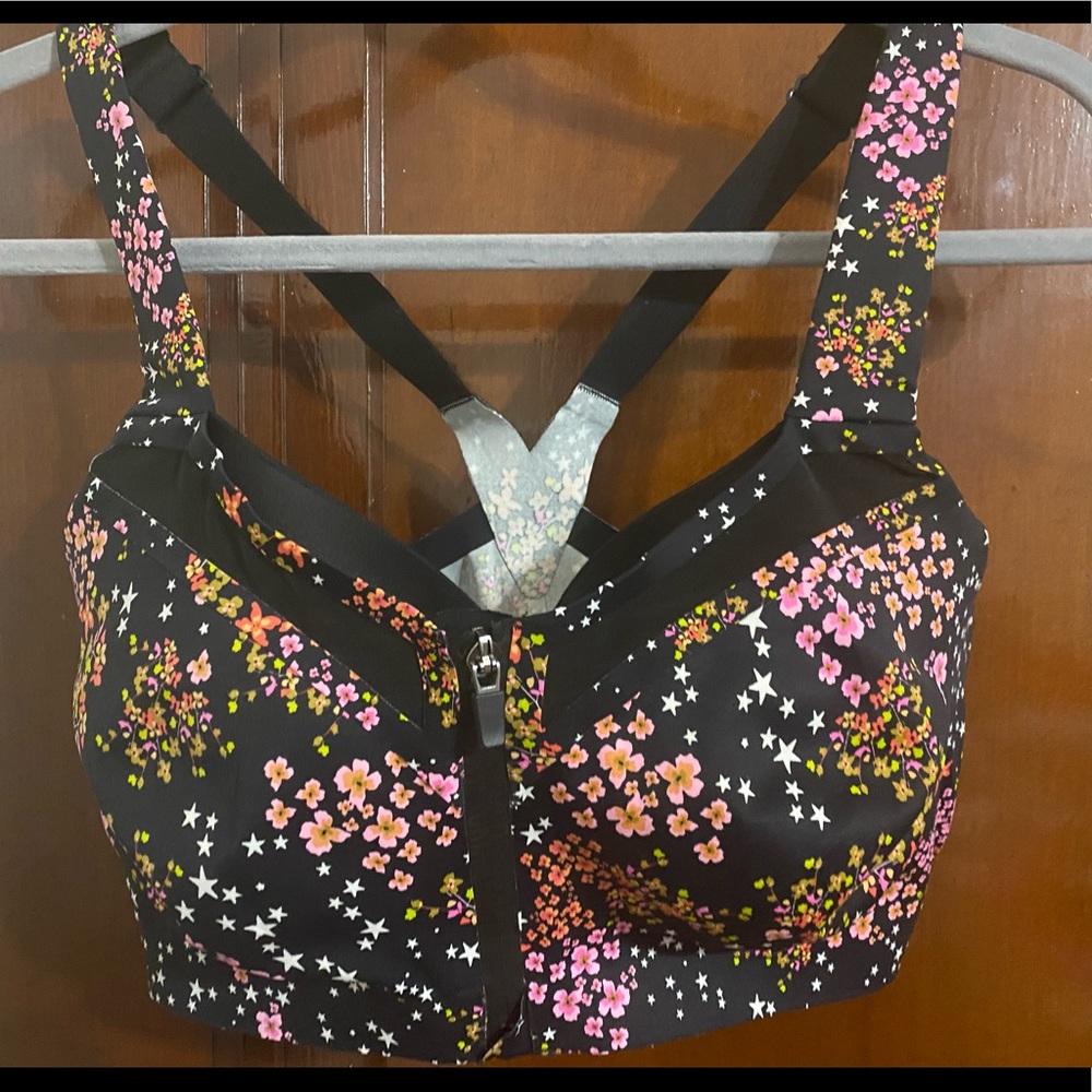 VS Knockout Ultra Max Sports Bra Bundle